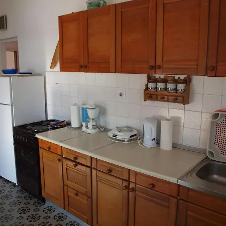 Apartment Apartments Mare Vinišće