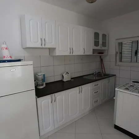 Apartment Apartments Mare Vinišće