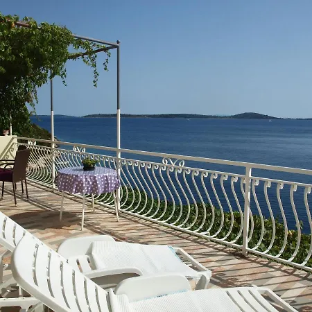 Apartments Mare