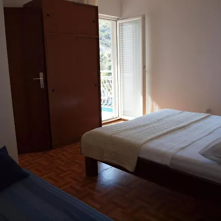 Apartments Mare * Vinišće