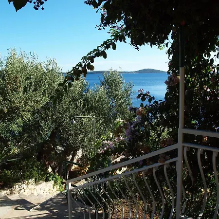 Apartments Mare Apartment Vinišće